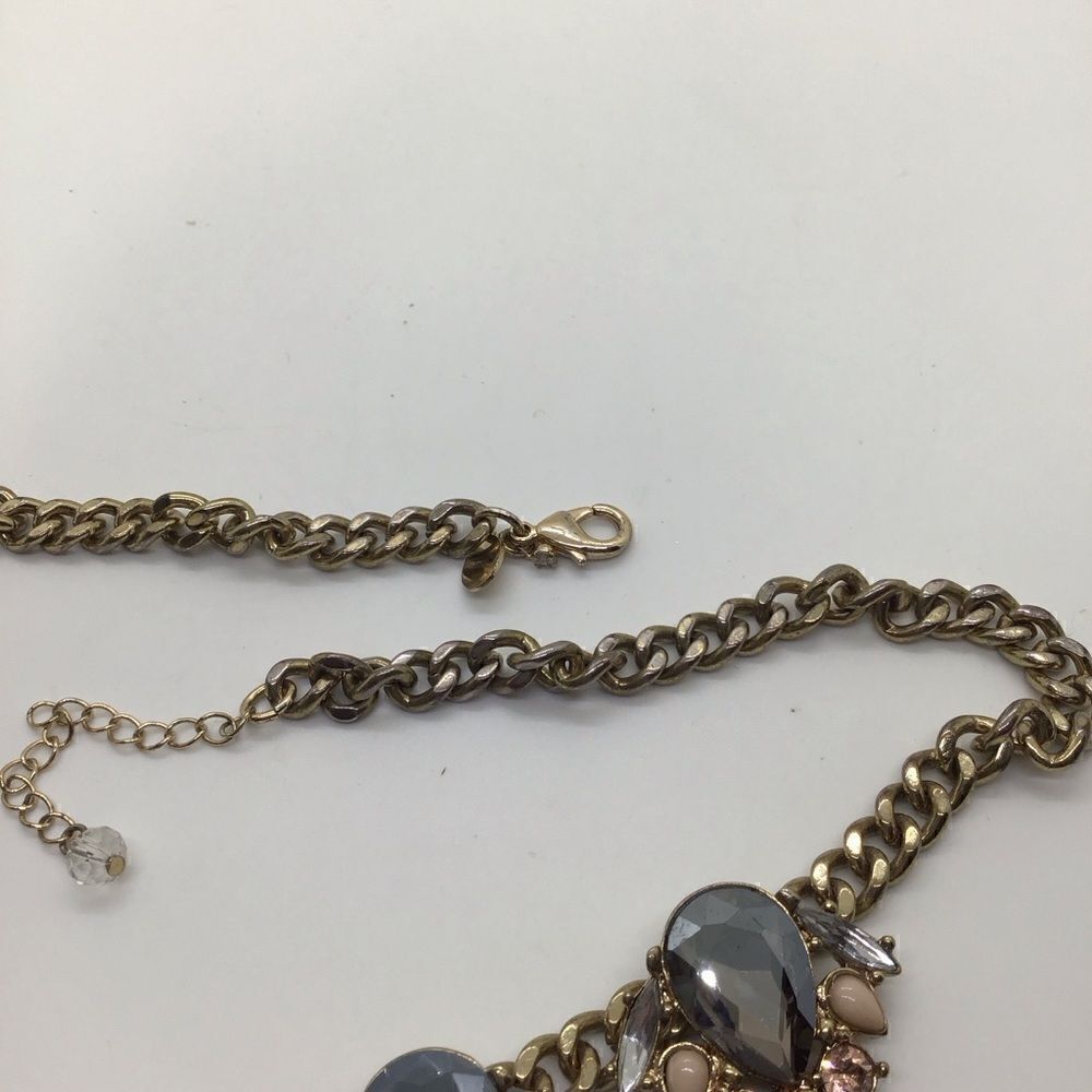 Express Statement Necklace - Picture 4 of 10